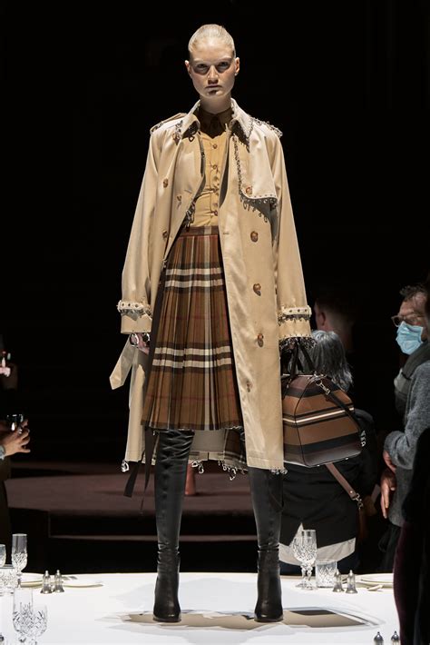 burberry autumn winter 2022.